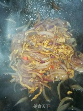 洋葱炒肉丝的做法步骤：7