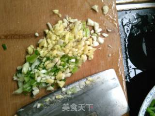 牛肉炒河粉的做法步骤：2