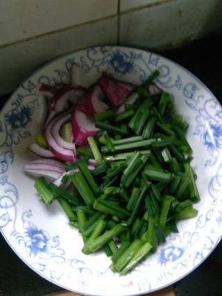 牛肉炒河粉的做法步骤：3