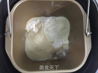 汤种米奇黑芝麻面包的做法步骤：2