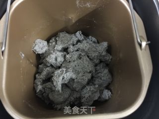 汤种米奇黑芝麻面包的做法步骤：3