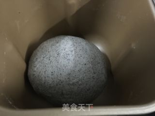 汤种米奇黑芝麻面包的做法步骤：5