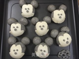 汤种米奇黑芝麻面包的做法步骤：15