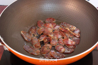 荷兰豆炒腊肠的做法步骤：3