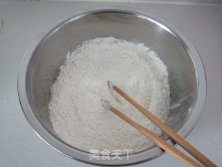 韭菜鲜肉煎饺的做法步骤：1