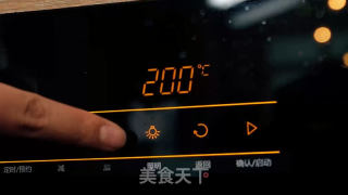 经典肉丸配奶油蛋黄沙司意面的做法步骤：1