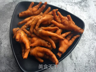 石锅耙凤爪的做法步骤：3