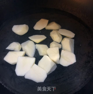 石锅耙凤爪的做法步骤：4