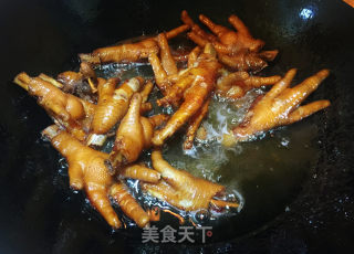 石锅耙凤爪的做法步骤：6