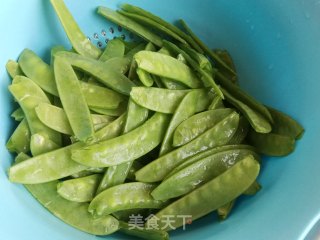 清炒荷兰豆的做法步骤：4