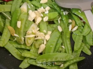 清炒荷兰豆的做法步骤：9
