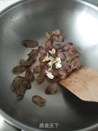 香肠炒荷兰豆的做法步骤：7