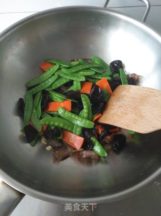 香肠炒荷兰豆的做法步骤：8