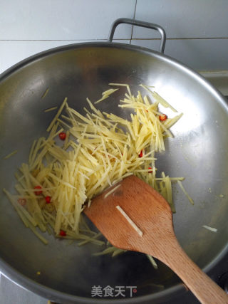 酸辣土豆丝的做法步骤：4