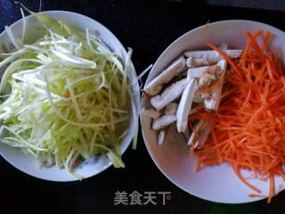 韭黄炒胡萝卜丝的做法步骤：1