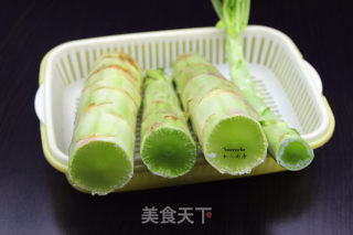 蒜蓉炒莴笋的做法步骤：1