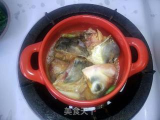 砂锅鱼头的做法步骤：4