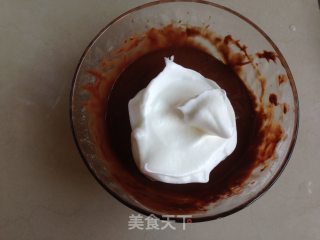 淋面可可蛋糕的做法步骤：9
