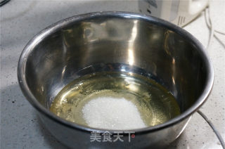椰蓉芝麻蛋糕卷的做法步骤：2