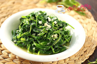 蒜蓉炒豌豆尖的做法步骤：5