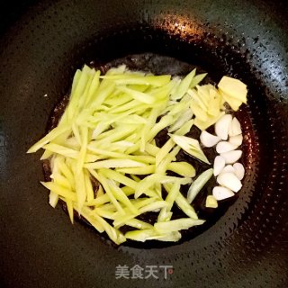 爆炒小河虾的做法步骤：3