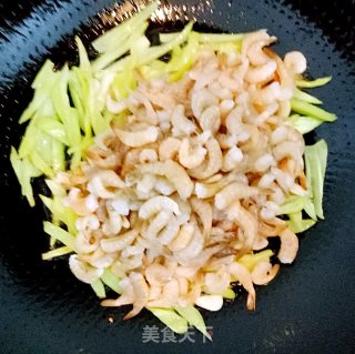 爆炒小河虾的做法步骤：4