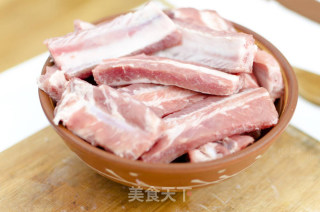 糖醋排骨的做法步骤：1
