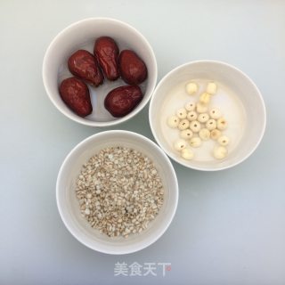 莲枣薏仁护肤粥的做法步骤：2