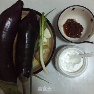 鱼香手撕茄子的做法步骤：1