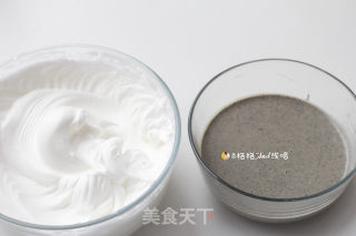 萌宠龙猫戚风蛋糕的做法步骤：4
