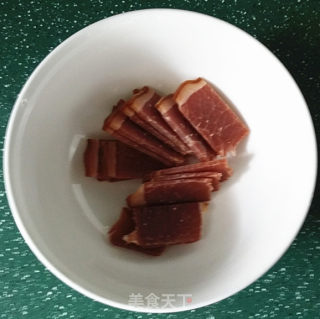自制火腿香菇辣酱的做法步骤：2