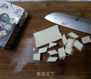 ＃春食野菜香＃苦菊奶芙沙拉的做法步骤：2
