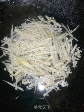 春笋肉丝的做法步骤：2