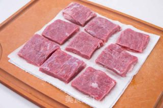 五步做出韩式炆牛腩的做法步骤：2