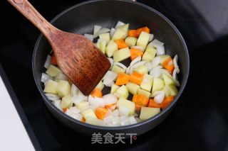 咖喱土豆牛肉焗饭的做法步骤：2