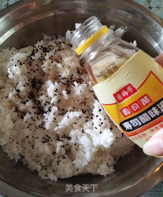 火腿肉松寿司的做法步骤：4