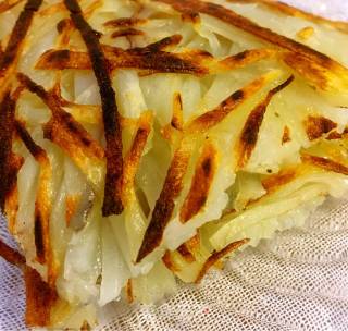 土豆丝饼，简单健康的做法步骤：5