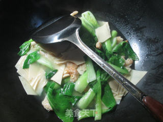 开洋青菜煮千张的做法步骤：6