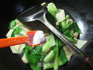 开洋青菜煮千张的做法步骤：7