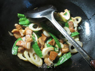 五花肉荷兰豆炒雷笋的做法步骤：7