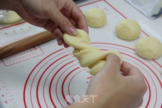 奶香椰蓉卷的做法步骤：10