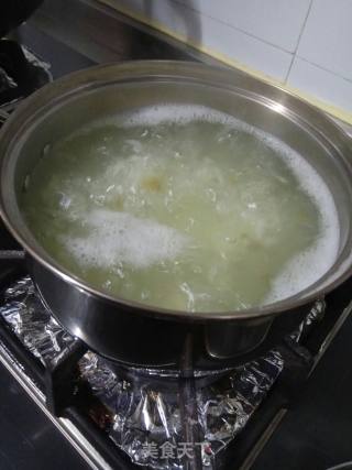 皮蛋瘦肉绿豆粥的做法步骤：4
