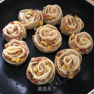 ????玫瑰花煎饺的做法步骤：8