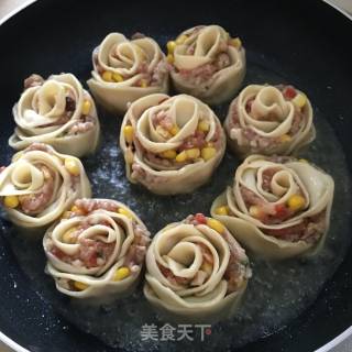 ????玫瑰花煎饺的做法步骤：9