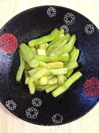 红椒茄子拌皮蛋的做法步骤：10