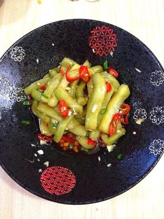 红椒茄子拌皮蛋的做法步骤：12
