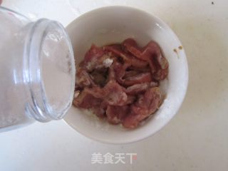 芹菜炒肉丝的做法步骤：2