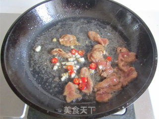 芹菜炒肉丝的做法步骤：4