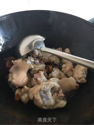 猪蹄海带扣炖黄豆的做法步骤：7