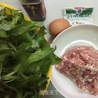 荠菜水饺的做法步骤：1
